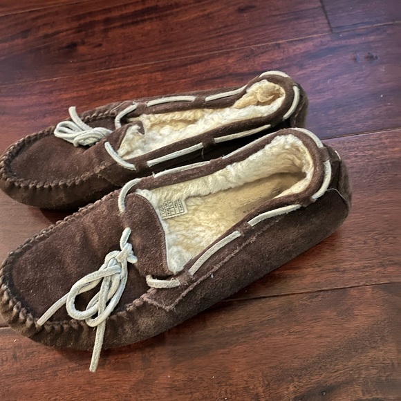 UGG Australia Dakota moccasins slippers shoes Style 5133 size 7 women’s - Picture 7 of 10